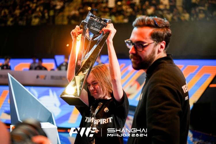 DK正式公布大名单：上路Burdol+Hoya